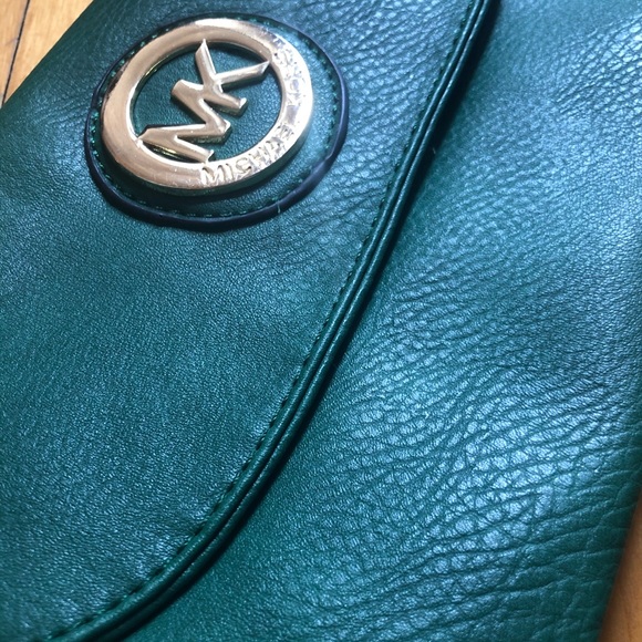 Green MK cross body - gold link strap - Picture 4 of 6